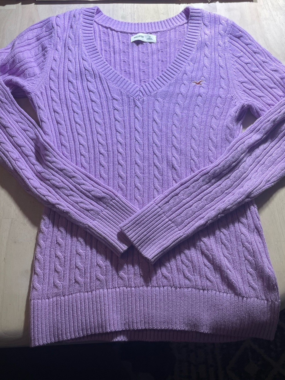 NWOT Hollister ivy cable knit v-neck sweater